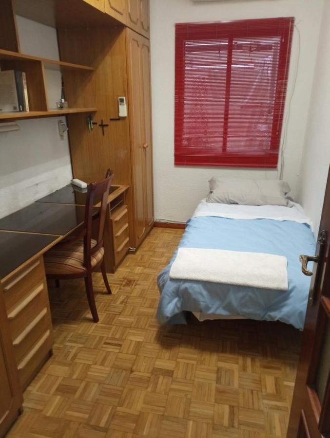 マドリード 2-Centro Hab Compartida Masculina 8X Bed & Breakfast エクステリア 写真